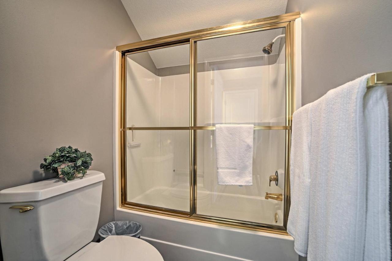 Apartment 8 Mi To Silver Dollar With Pool! *