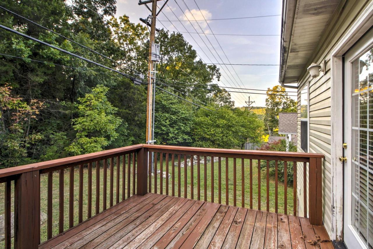 With Deck Walk To The Strip And Creek! Holiday home