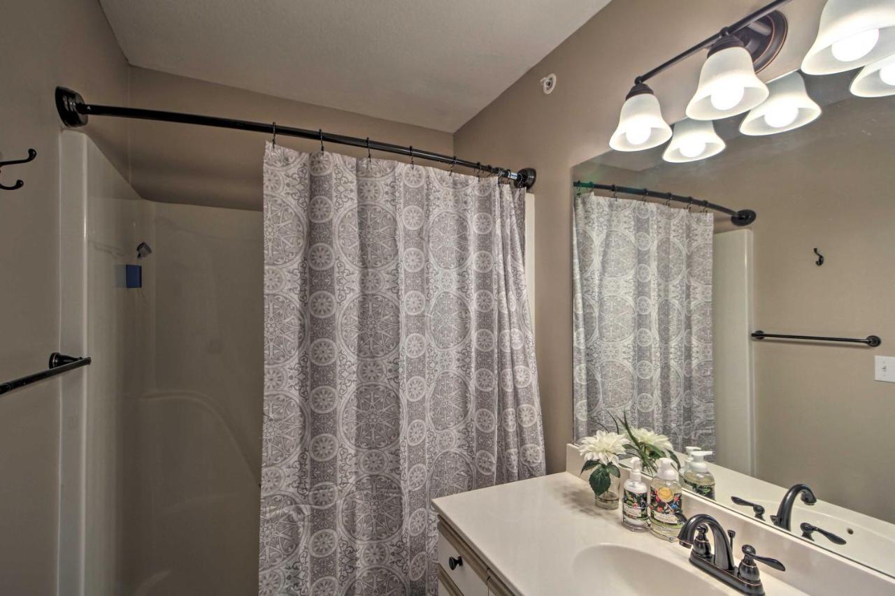 Stylish 3 Mi To Downtown Branson! Branson