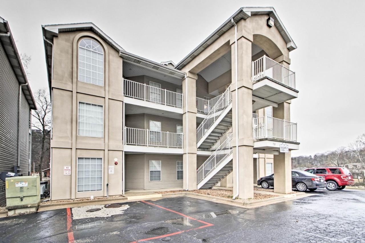 Apartment Updated Taneycomo With Screened Porch!