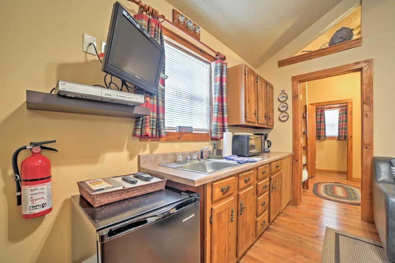 Holiday home With Deck Near Table Rock Lake! *