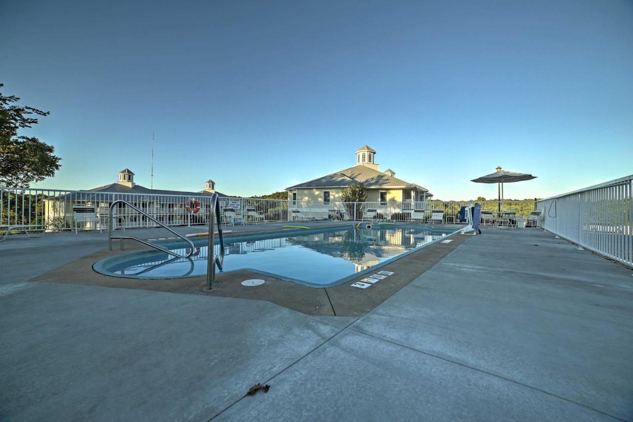 The Ridge With Pools And Golf Course!