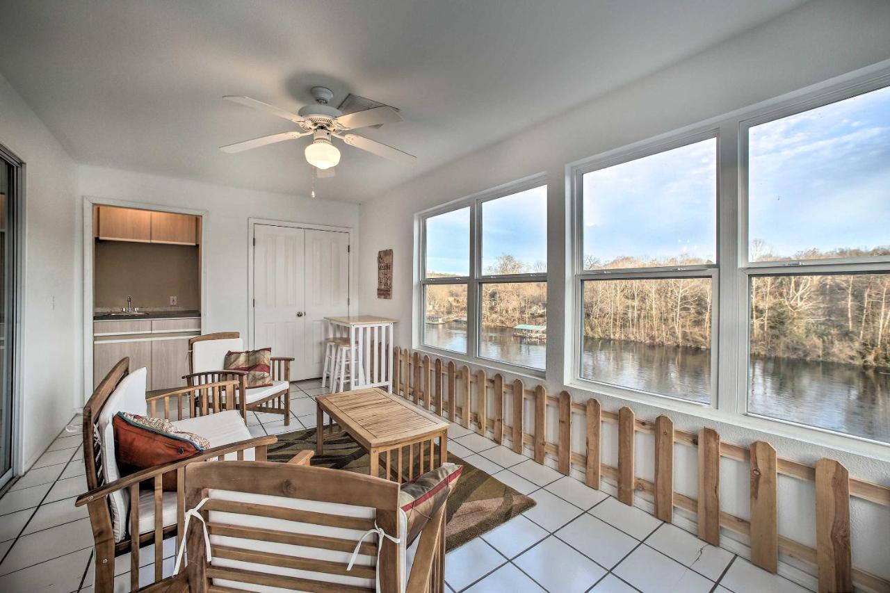 Lakefront Getaway Near Marina And Fishing! *