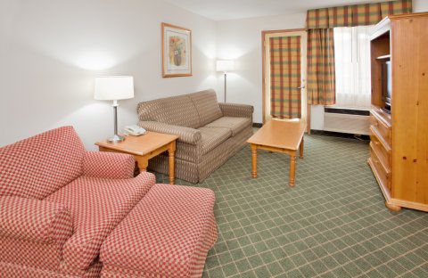 Express & 76 By Ihg 2*