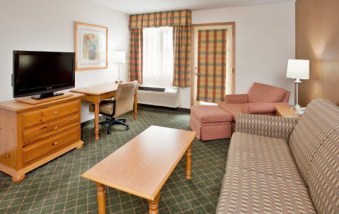 Express & 76 By Ihg 2* Branson
