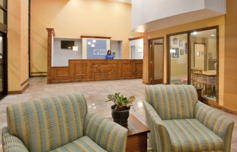 Express & 76 By Ihg 2* Branson