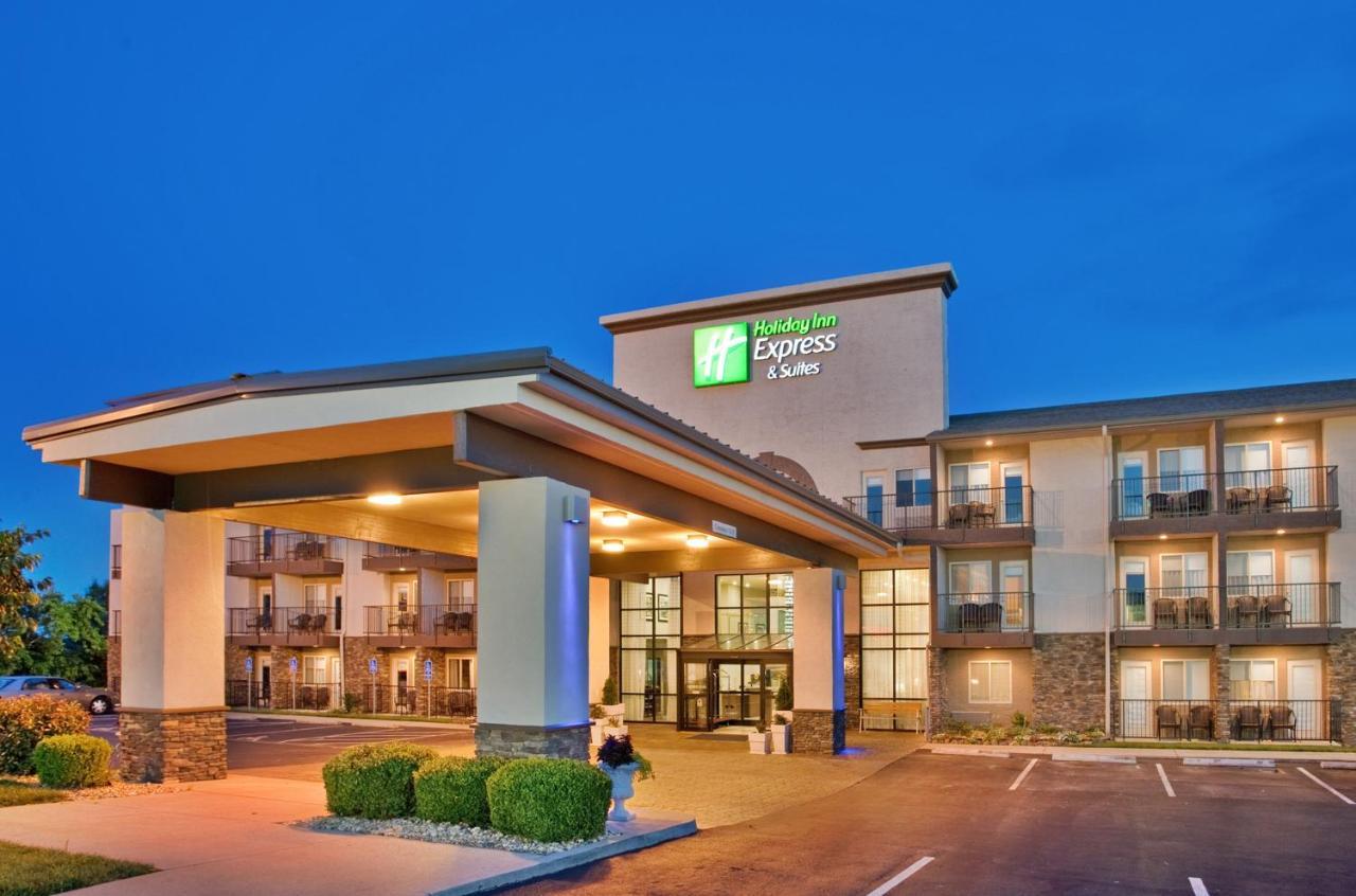 Express & 76 By Ihg Hotel