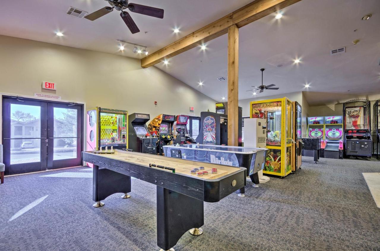 Ideally Located 3 Miles To Downtown! Apartment Branson