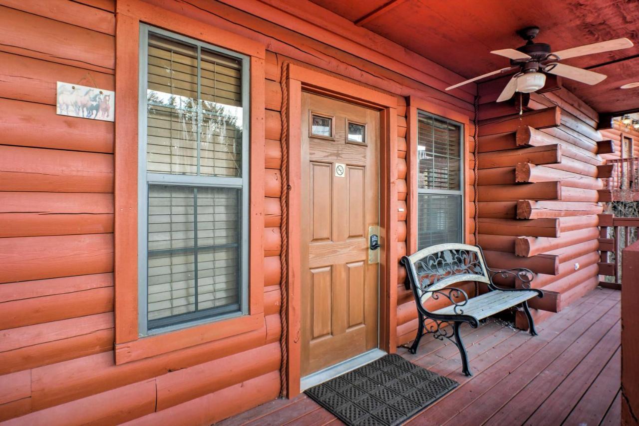 Cabin-style Studio Right Off The Strip! Branson