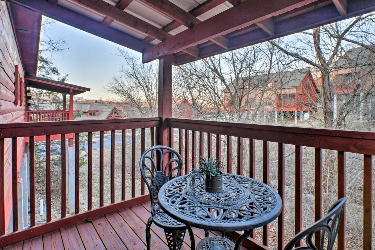 Cabin-style Studio Right Off The Strip! Branson