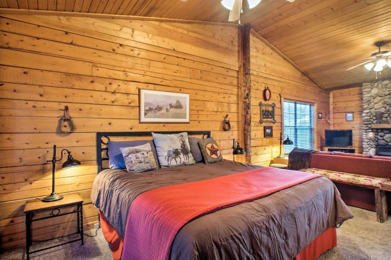 Cabin-style Studio Right Off The Strip! Apartment Branson