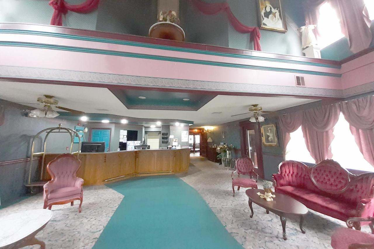 Oyo Hotel Branson Victorian Palace