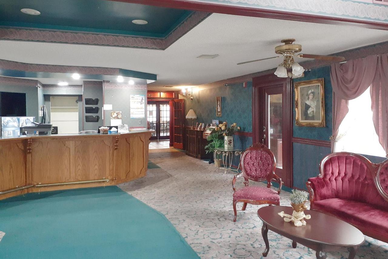 Oyo Hotel Branson Victorian Palace 2*