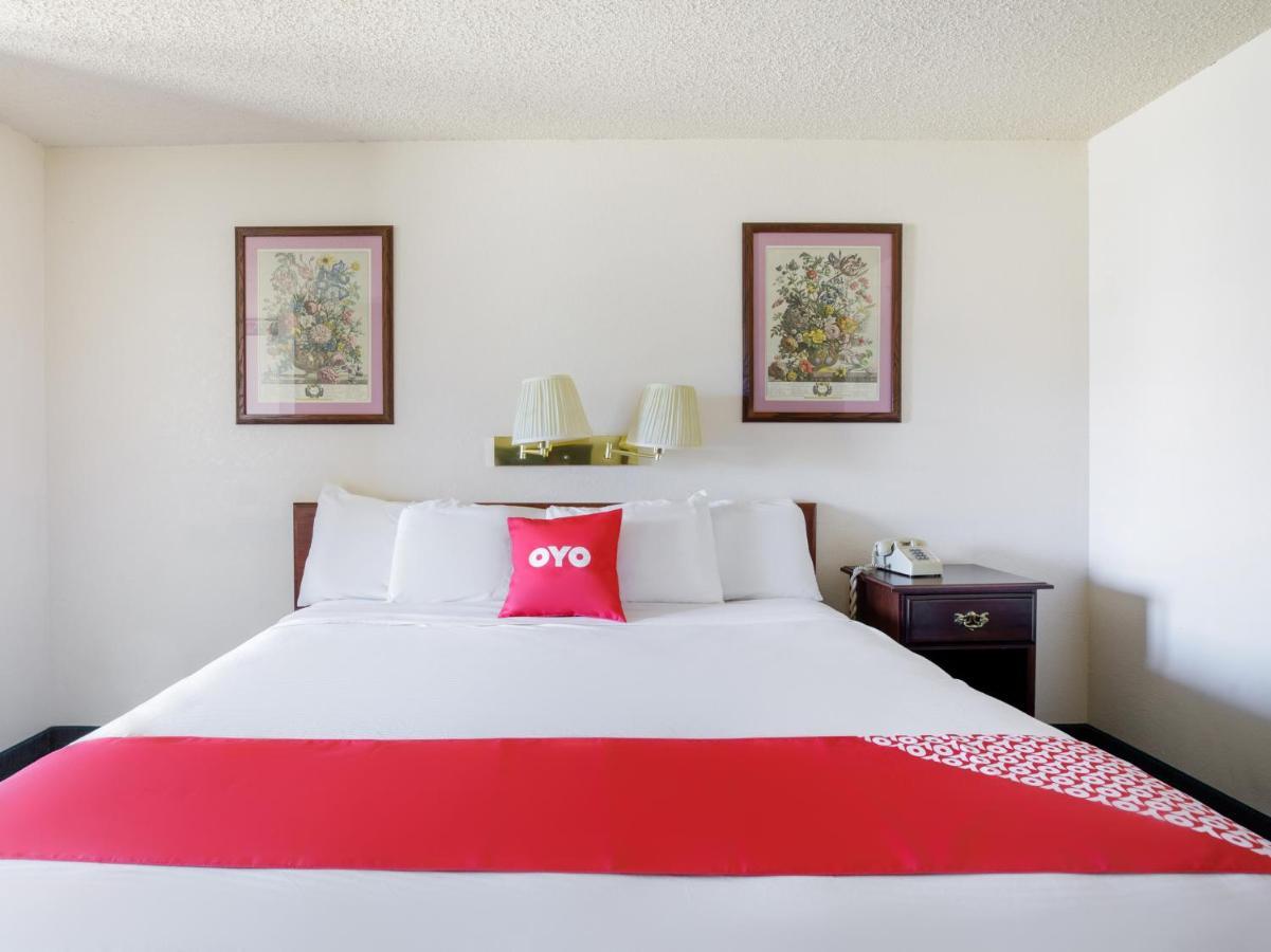 Oyo Hotel Branson Victorian Palace