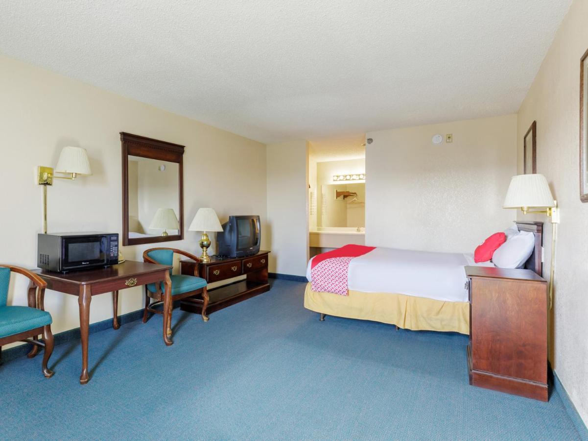 Hotel Oyo Hotel Branson Victorian Palace 2*