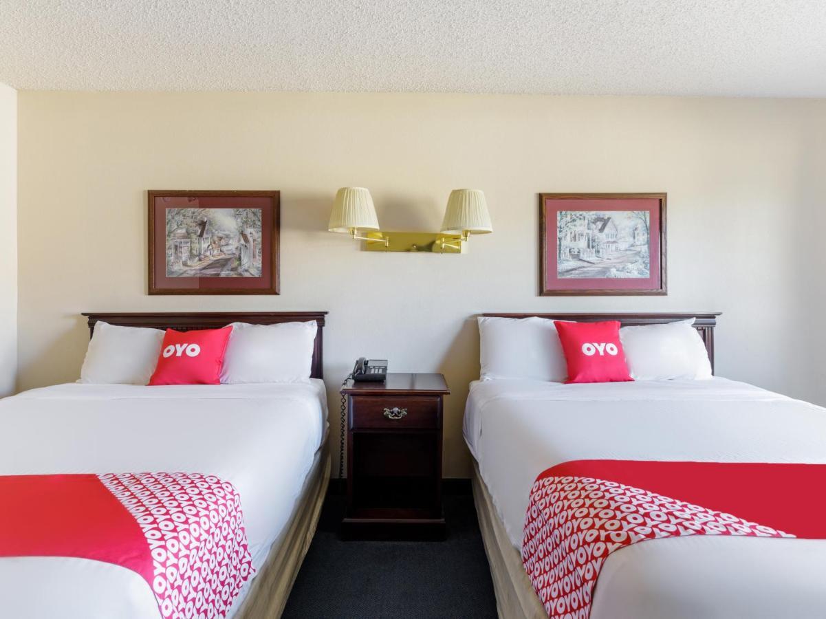 Hotel Oyo Hotel Branson Victorian Palace