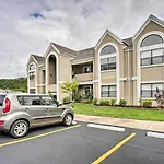 Branson Condo With Pool Access, Walk To Fishing