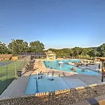 Branson Condo With Pool Access, Walk To Fishing
