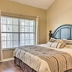Family Condo With Pool Access, Near Table Rock Lake!