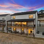 Cm132-6 -Summer Breeze- Sleeps 17 Home