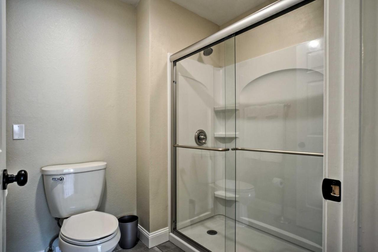 Apartment With Pool Access, Walk To Fishing *