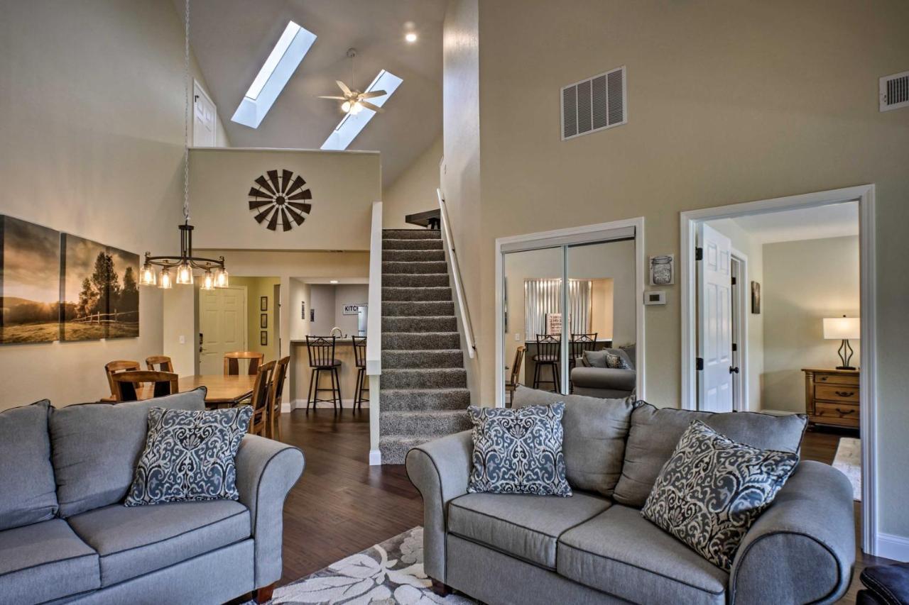 With Pool Access, Walk To Fishing Branson