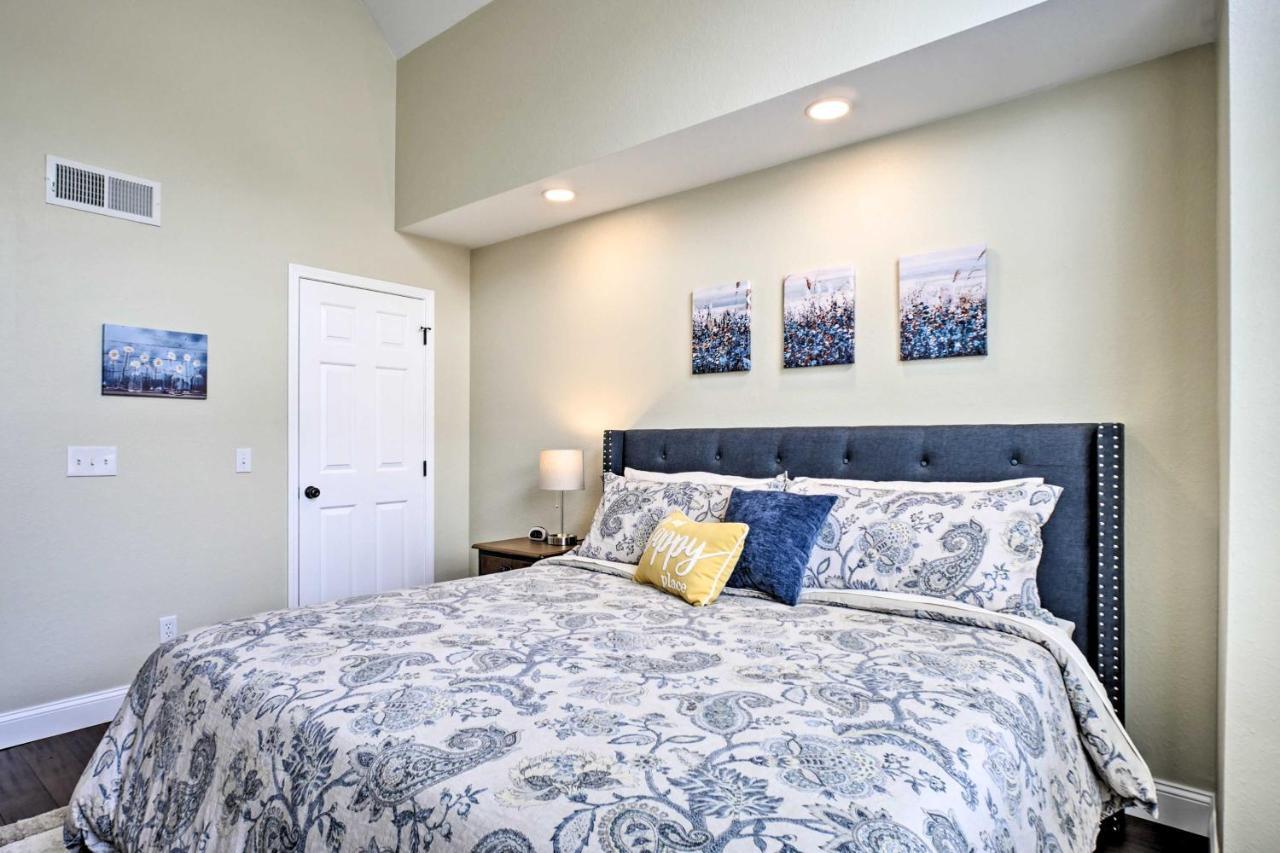 Apartment With Pool Access, Walk To Fishing Branson