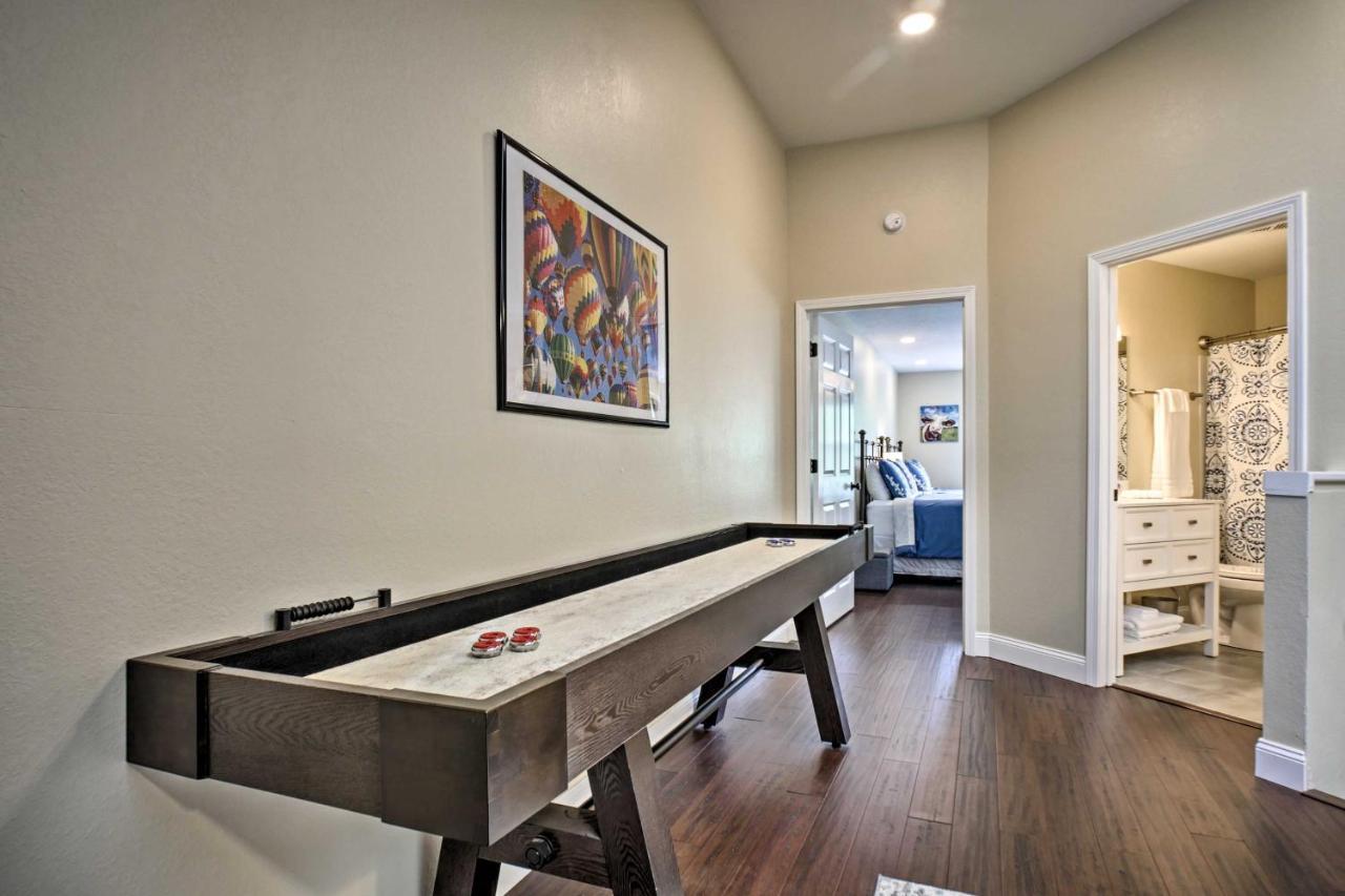 With Pool Access, Walk To Fishing Branson