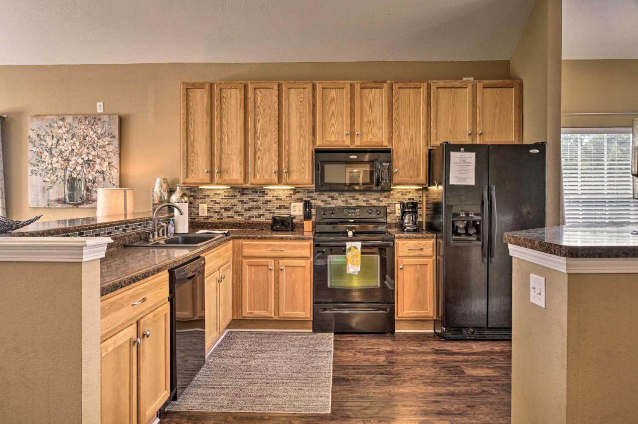 Family With Pool Access, Near Table Rock Lake! *