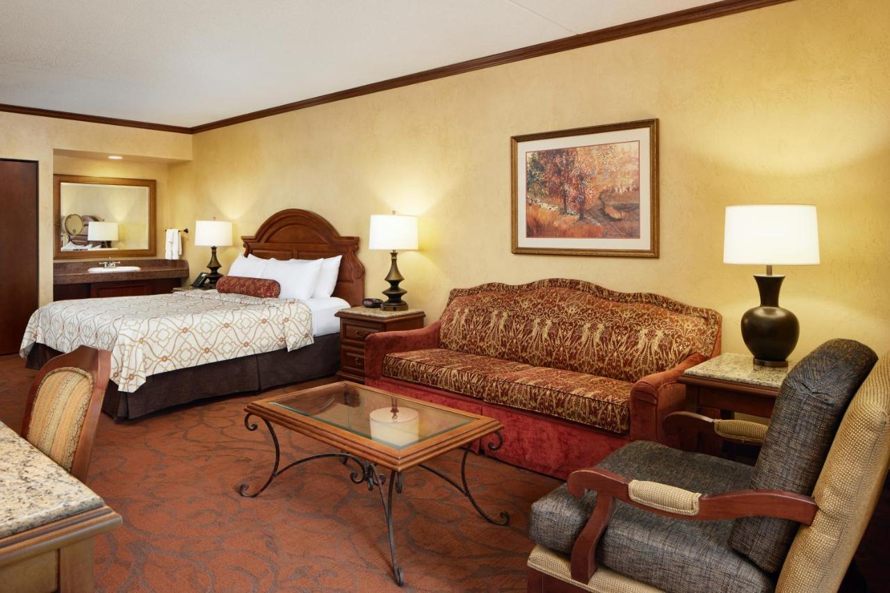 Chateau On The And Convention Center Branson