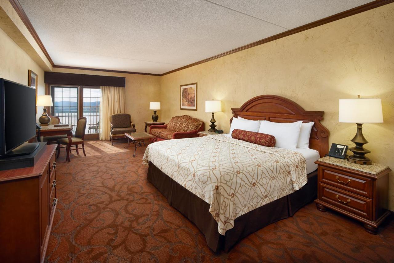 Chateau On The And Convention Center Branson