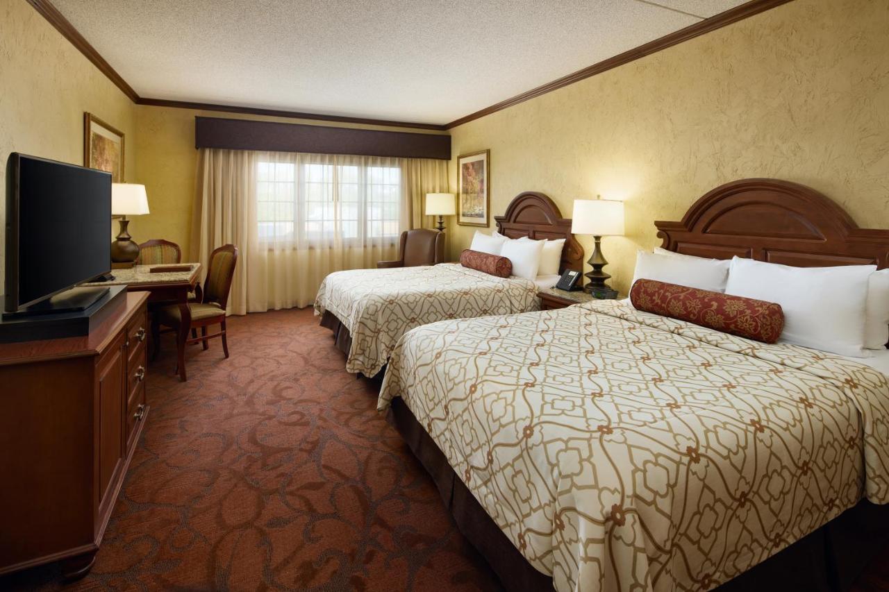 Resort Chateau On The And Convention Center Branson