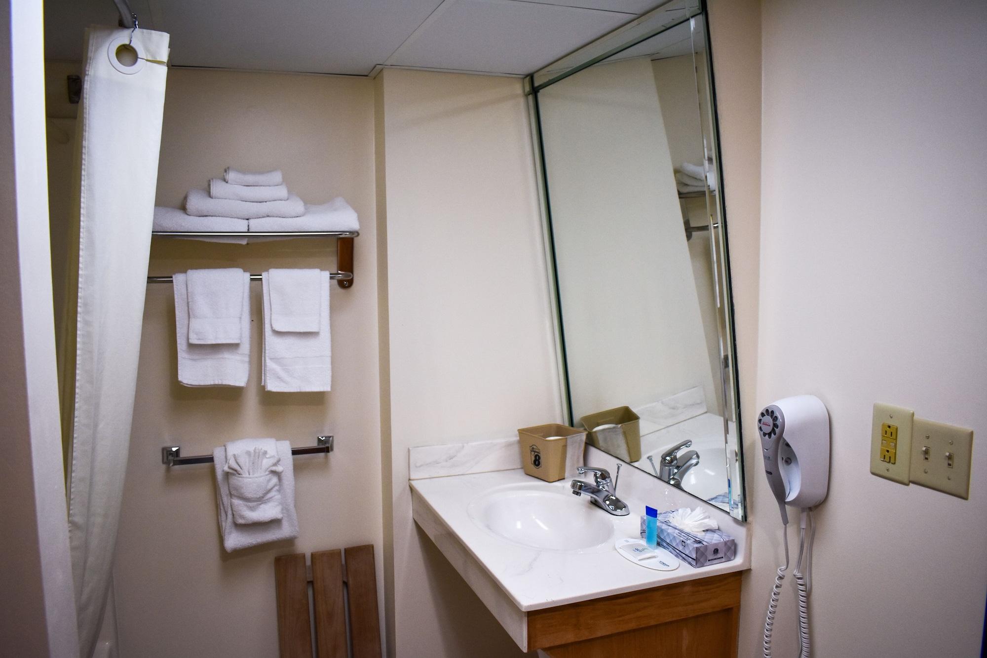 Super 8 By Wyndham By Andy Williams Theatre Hotel 2*