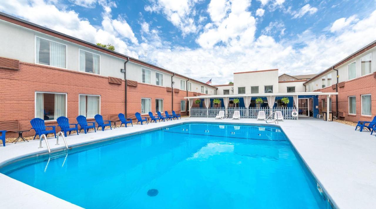 The Bransinn Entertainment District Hotel Branson