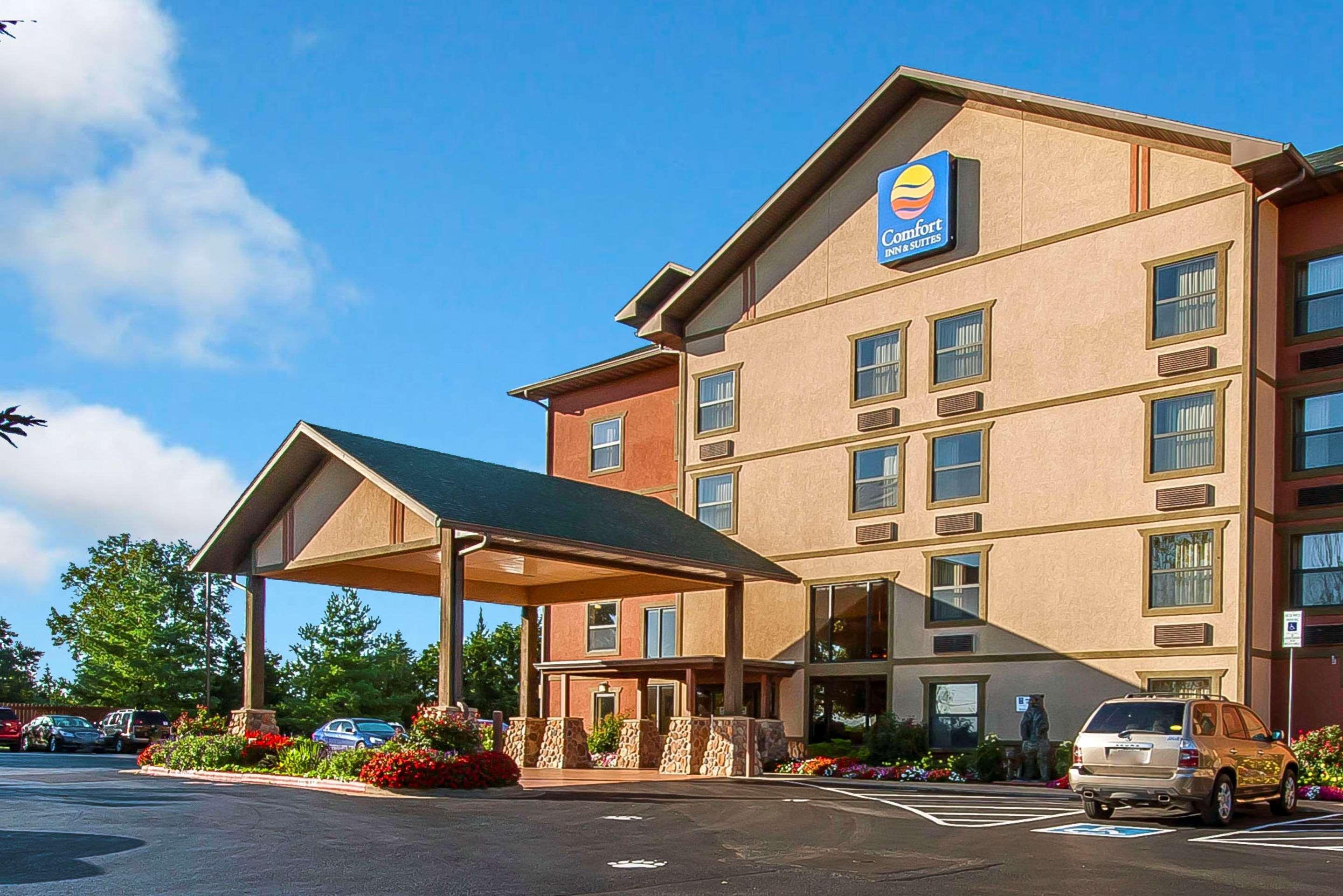 Comfort & Meadows Hotel