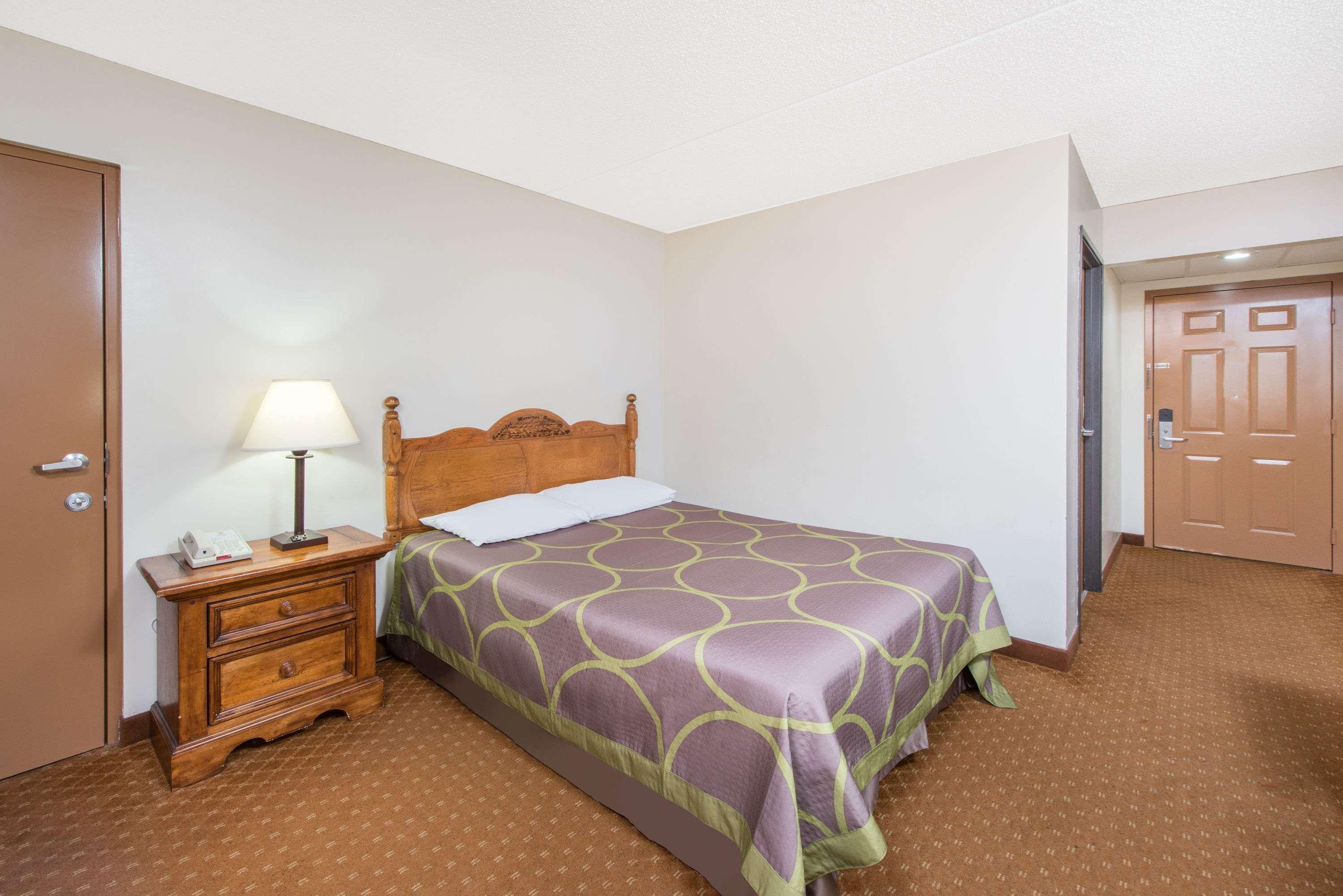 Super 8 By Wyndham By Andy Williams Theatre
