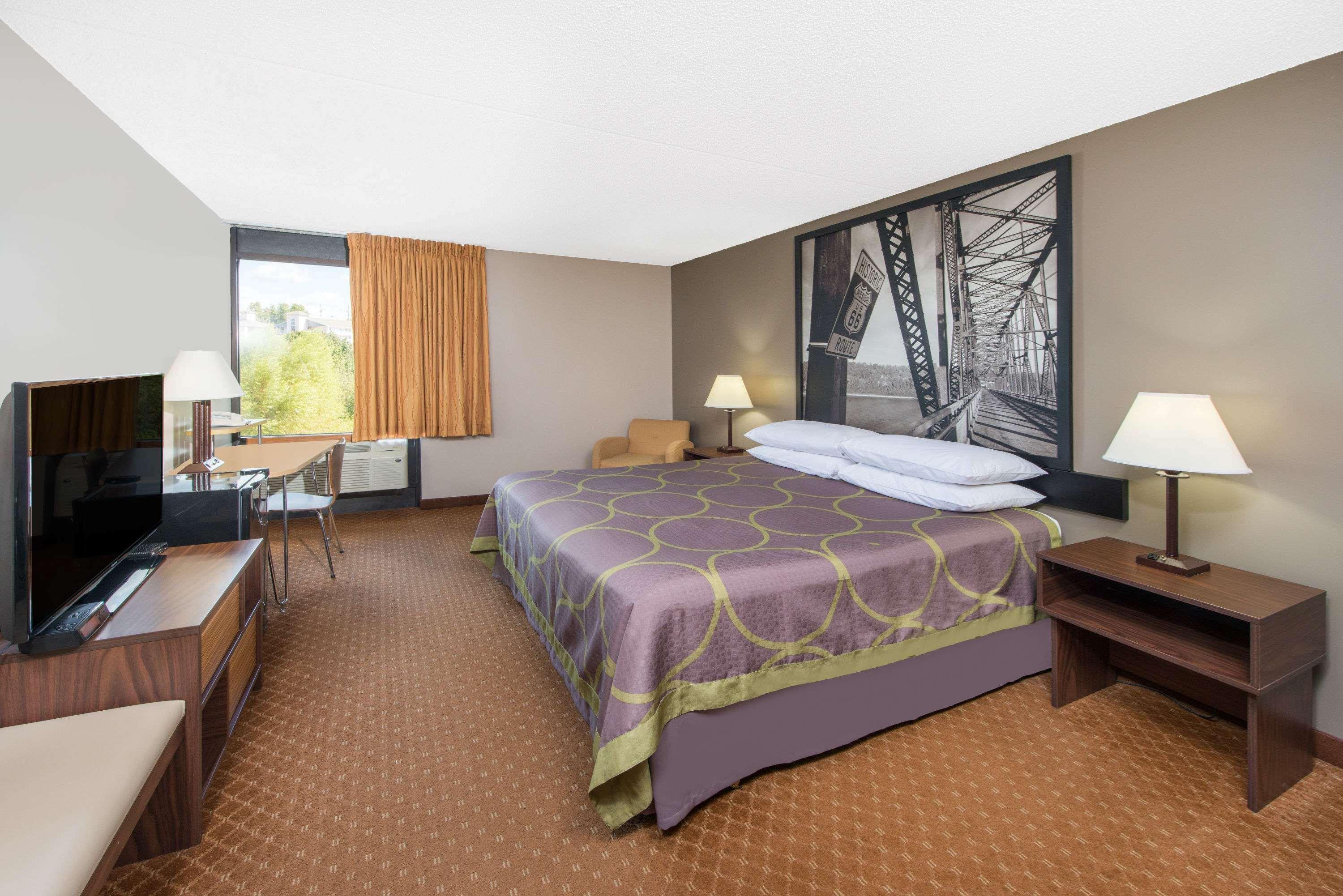 Super 8 By Wyndham By Andy Williams Theatre Hotel Branson