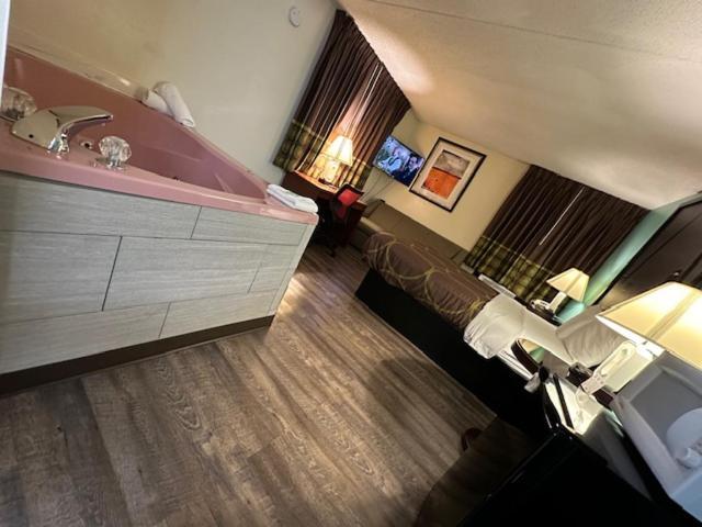 Hotel Super 8 By Wyndham By Andy Williams Theatre