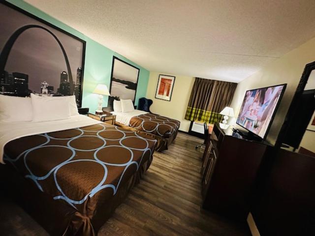 Super 8 By Wyndham By Andy Williams Theatre Branson