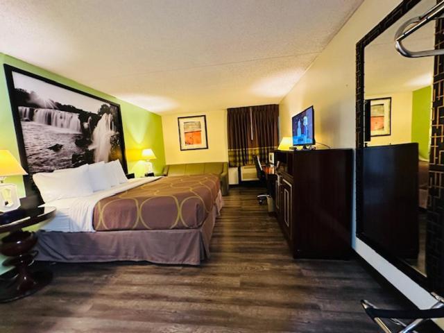 Hotel Super 8 By Wyndham By Andy Williams Theatre Branson