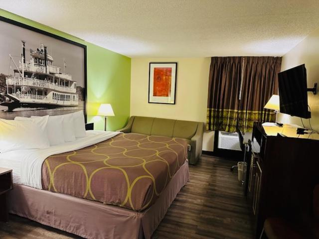 Super 8 By Wyndham By Andy Williams Theatre Hotel Branson