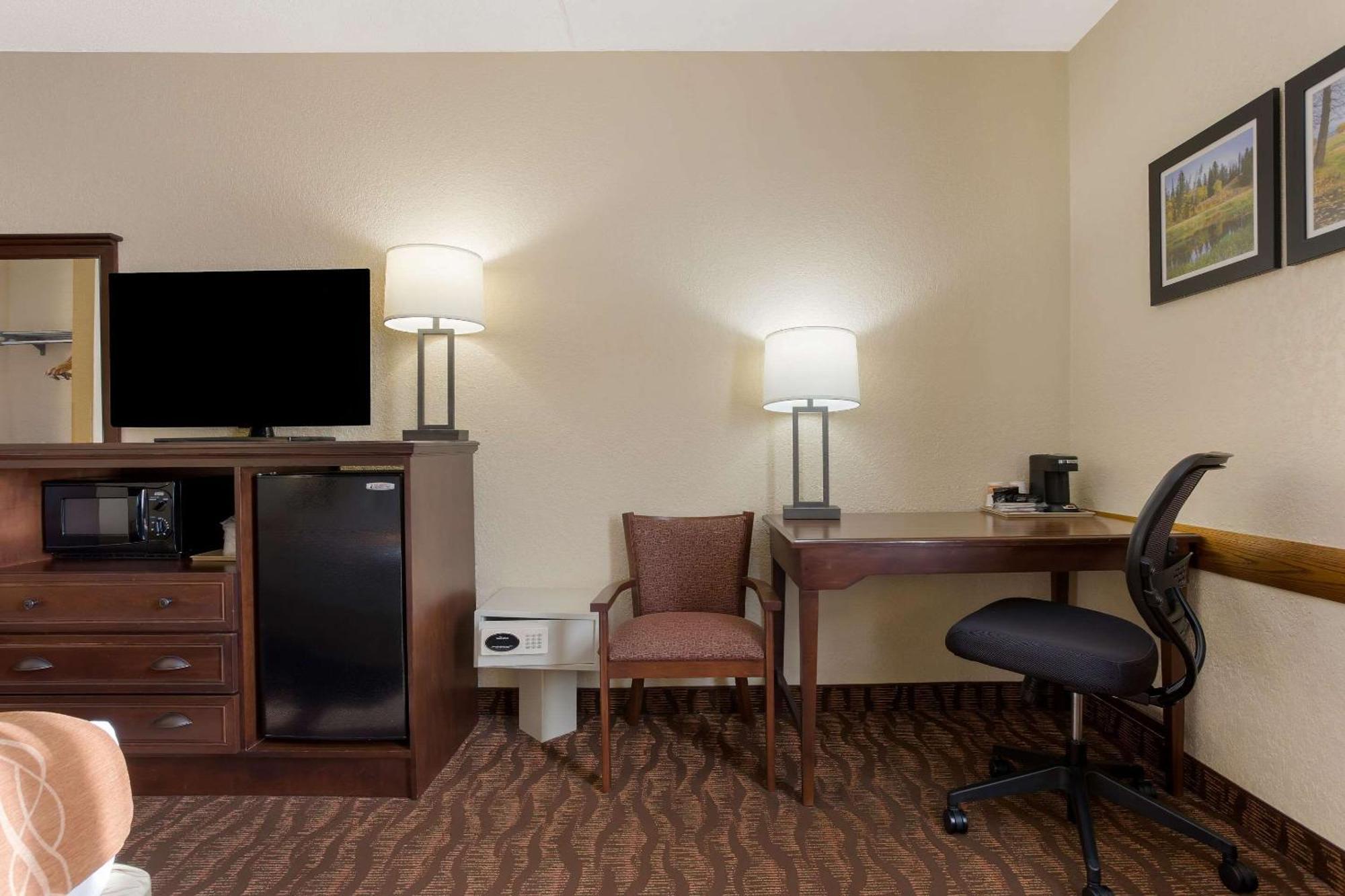 Hotel Comfort & Meadows 3*
