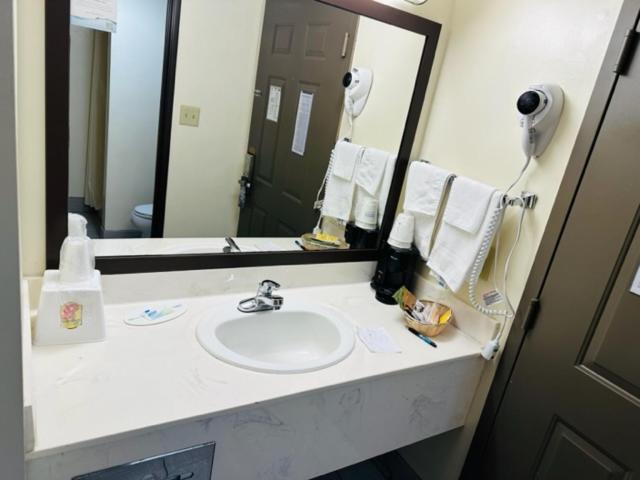 Hotel Super 8 By Wyndham By Andy Williams Theatre