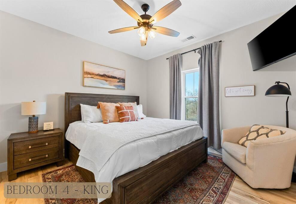 Lakeside Splendor: 9br, Hot Tub, Arcade, Views! Holiday home *