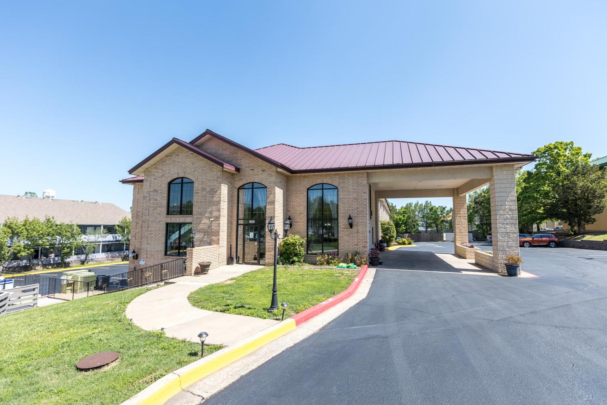 Super 8 By Wyndham By Andy Williams Theatre Hotel 2*