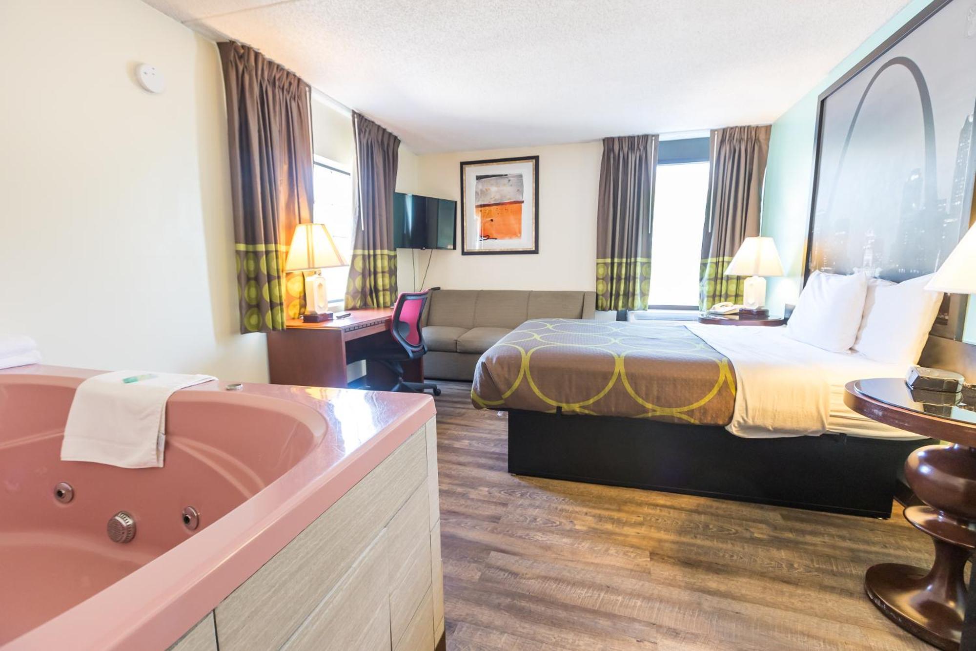 Hotel Super 8 By Wyndham By Andy Williams Theatre 2*