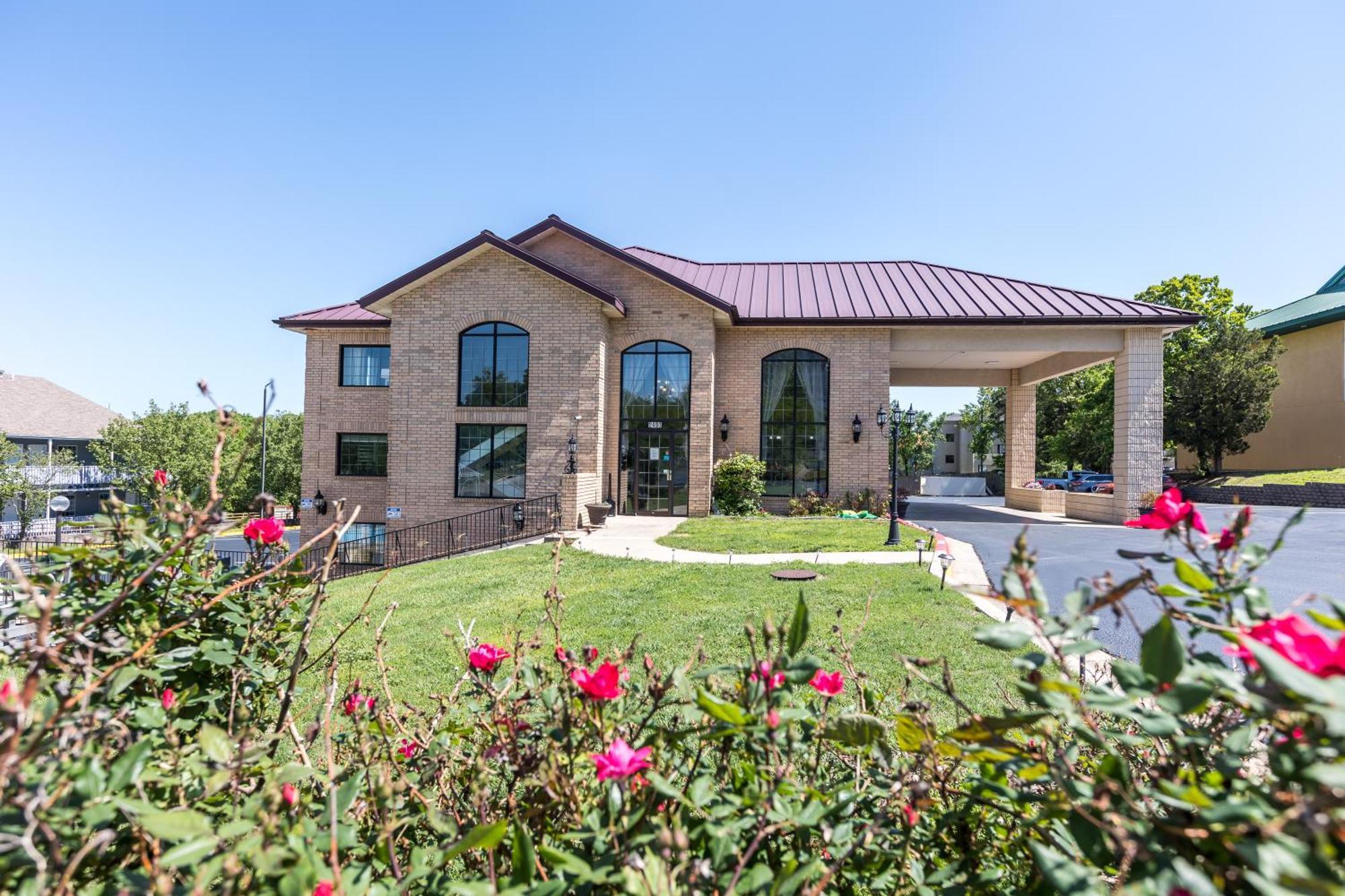 Super 8 By Wyndham By Andy Williams Theatre Branson