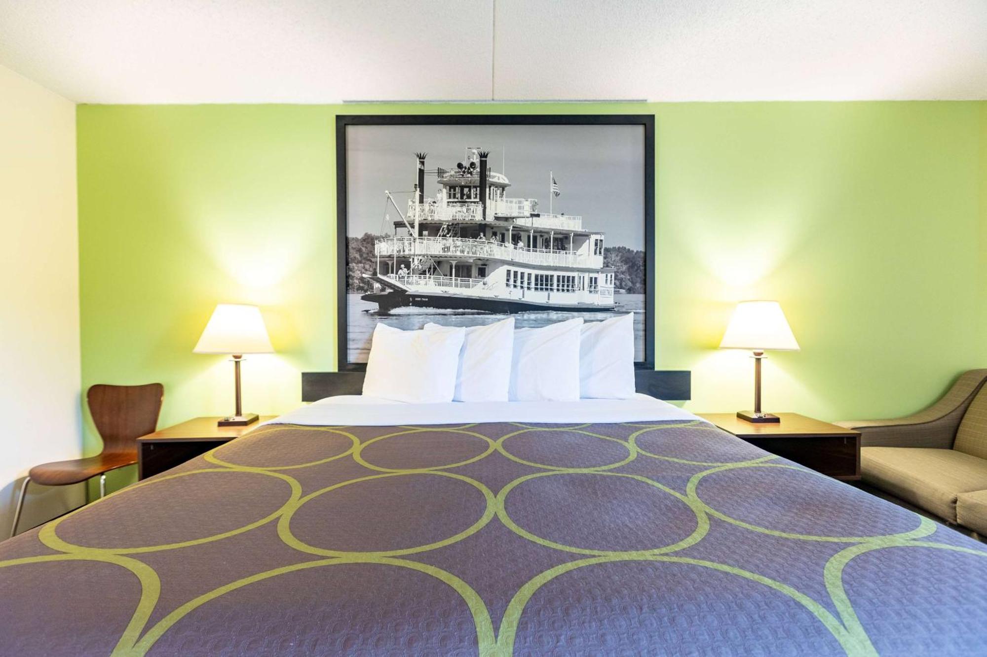 Super 8 By Wyndham By Andy Williams Theatre Hotel Branson