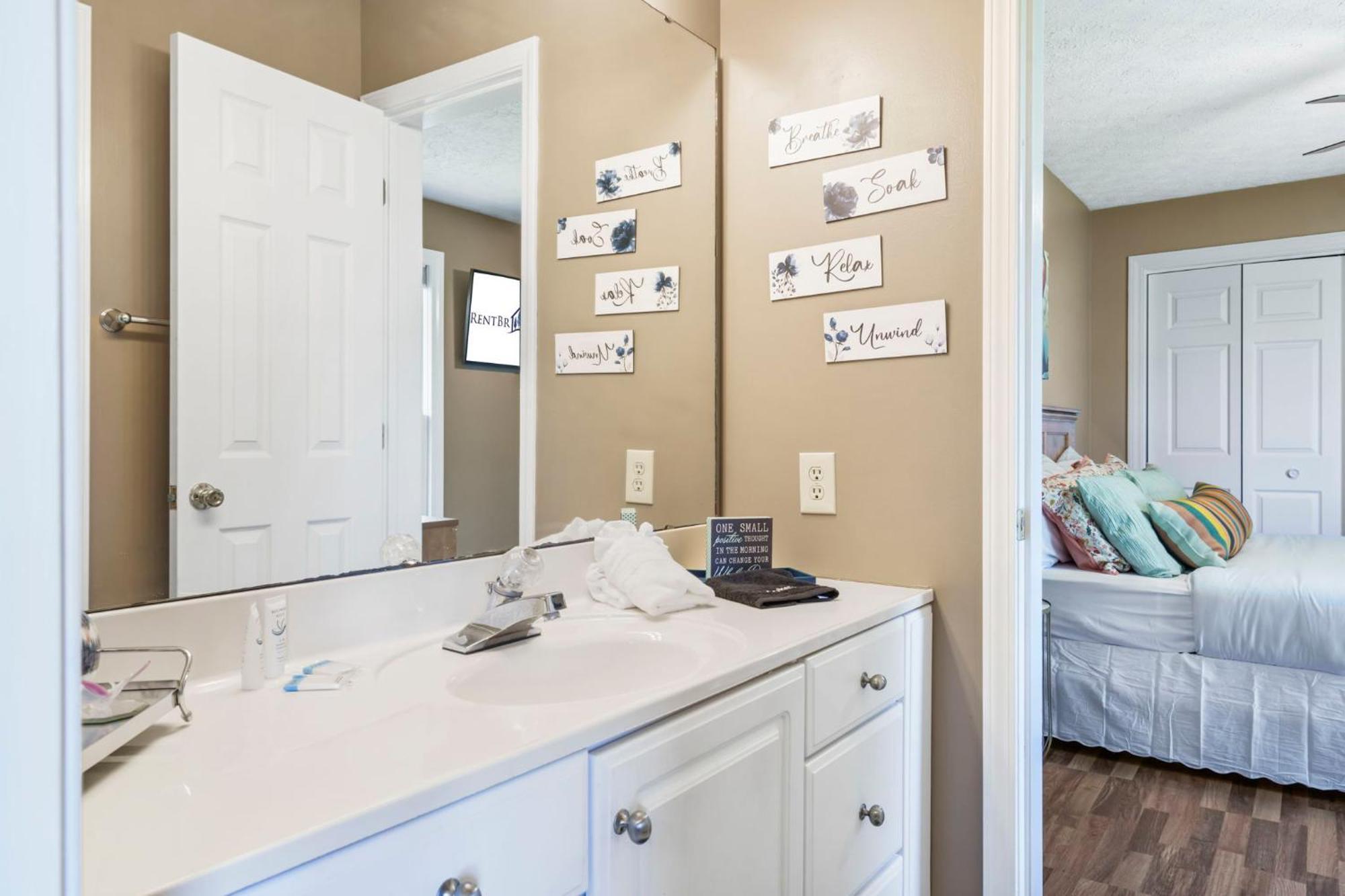 Bee Creek Poolside Holiday home Branson