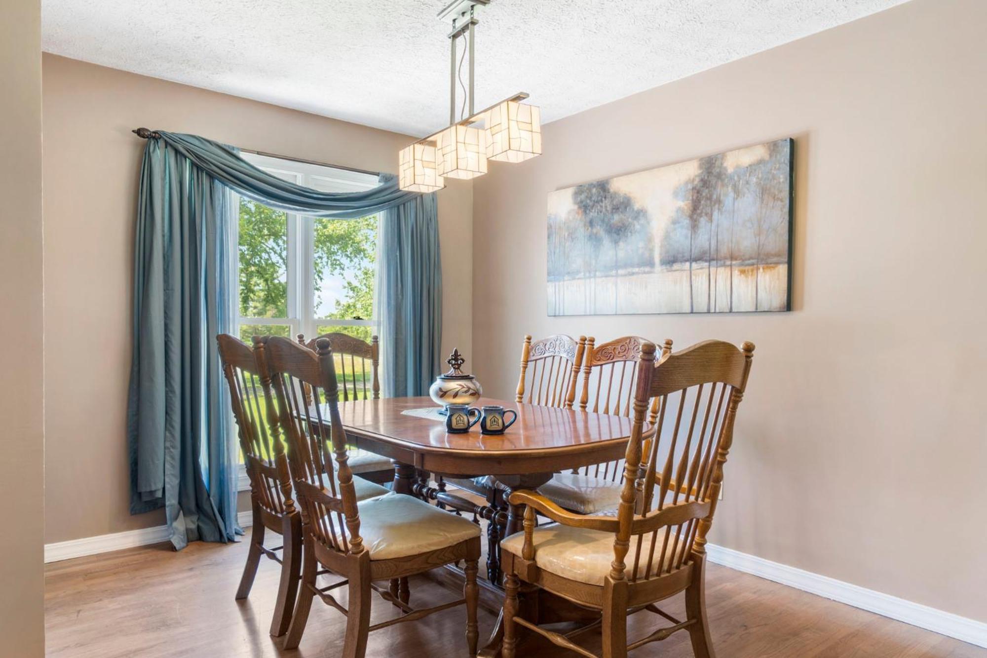 Bee Creek Poolside Holiday home